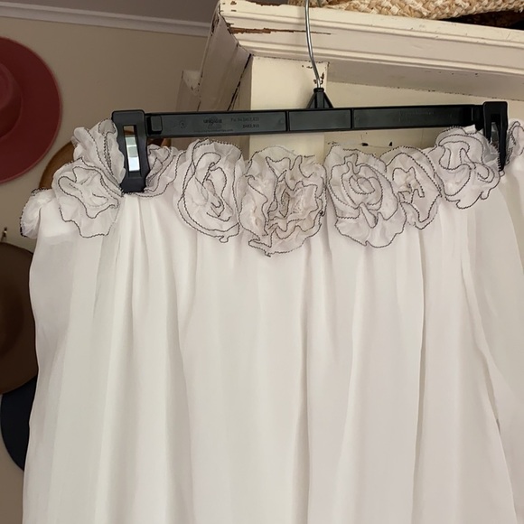 VIP by Avenue - Picture 2 of 6